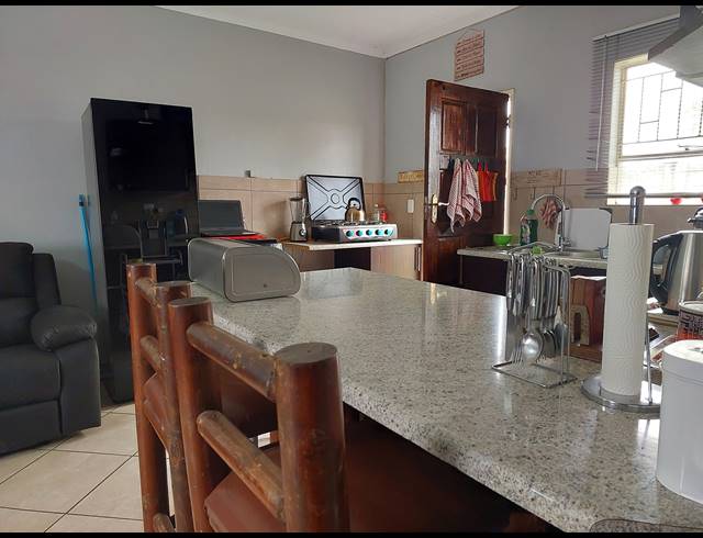 2 BEDROOM TOWNHOUSE FOR SALE IN RIVERSDALE